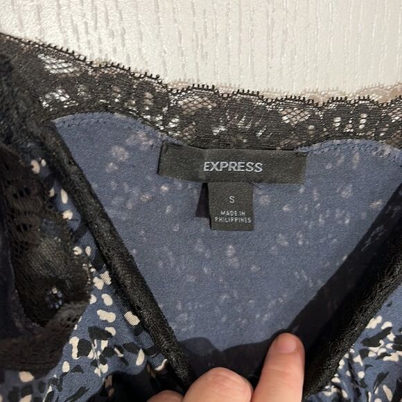 Express Blue Floral Cami with Lace - Picture 3 of 7